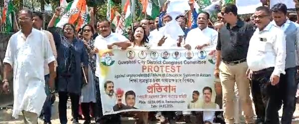 Guwahati City District Congress Committee staging a protest against Unprecedented Failure of Education System  in Assam at Guwahati on 24-03-25.Pix by UB Photos